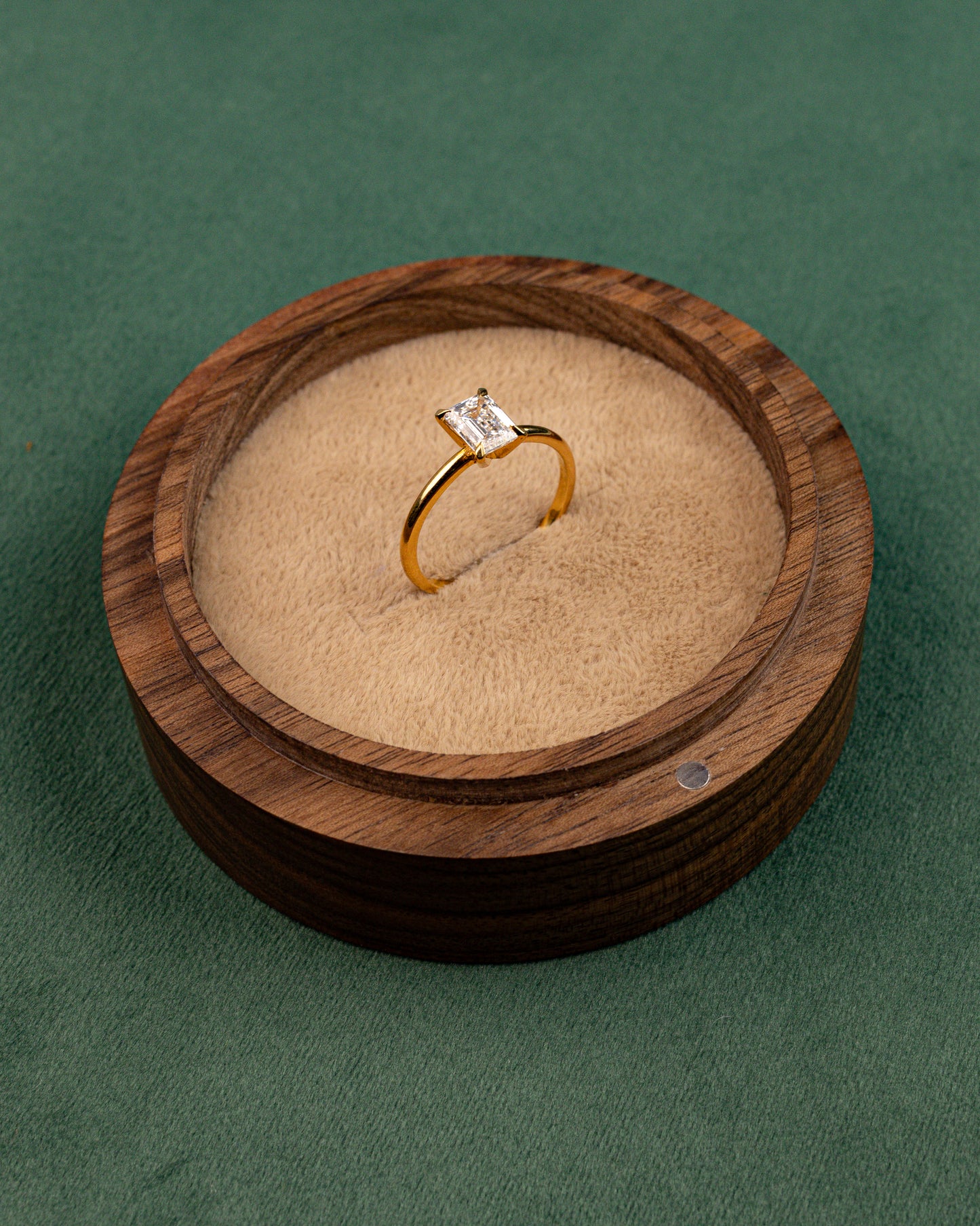 Emerald solitare